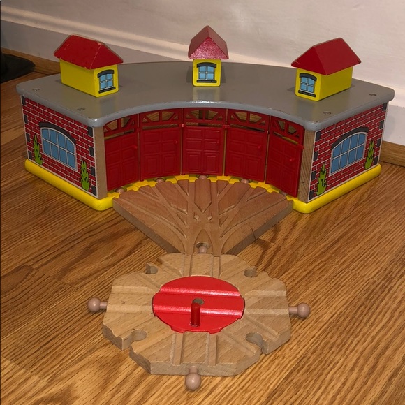 wooden train roundhouse and turntable set